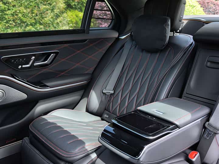 Mercedes-Benz S-Class 2024 AMG S 63 L E Performance — фото 13