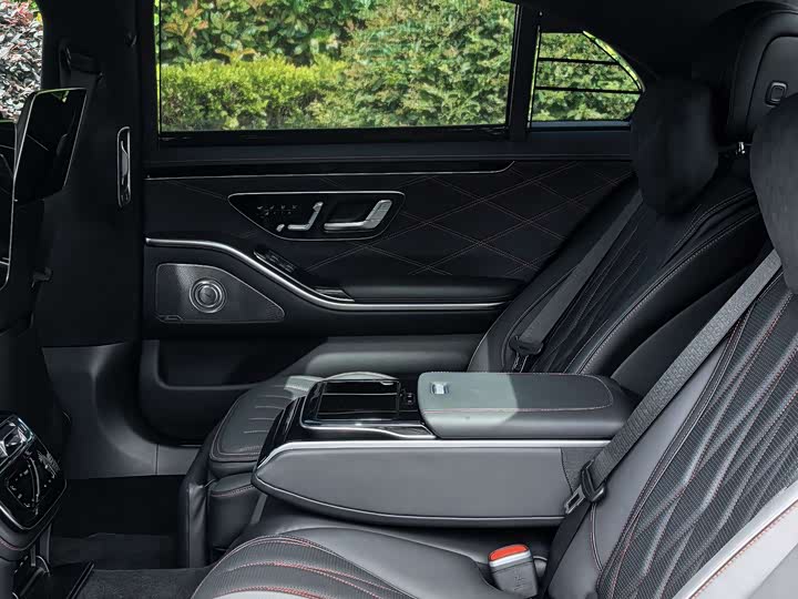 Mercedes-Benz S-Class 2024 AMG S 63 L E Performance — фото 15
