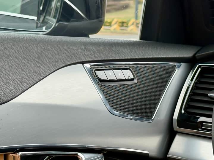 Volvo XC90 2016 T 5 7 — фото 18