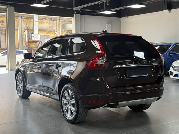 Volvo XC60 2017 T 5 AWD — фото 15