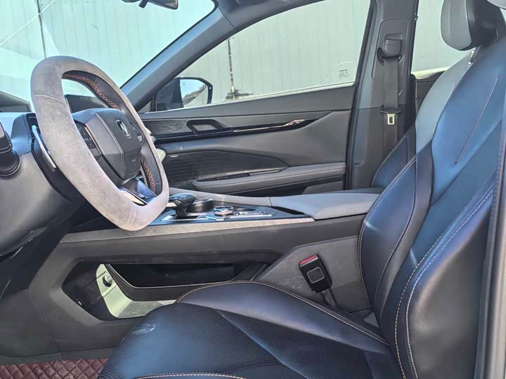 Changan UNI-V 2023 1.5 T — фото 4