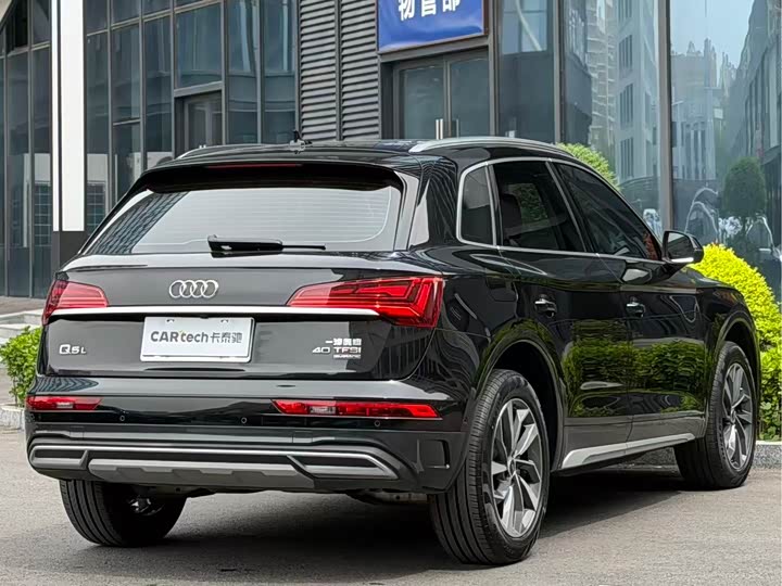 Audi Q5L 2022 40 T — фото 4