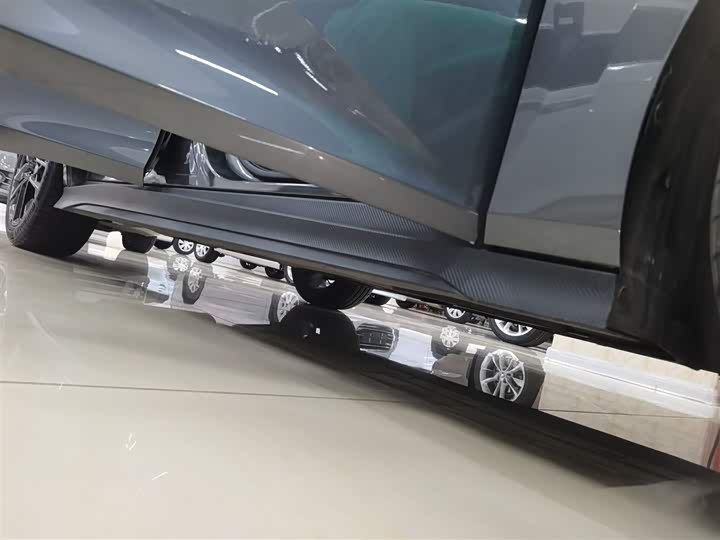 Changan UNI-V 2024 1.5 T Premium — фото 5