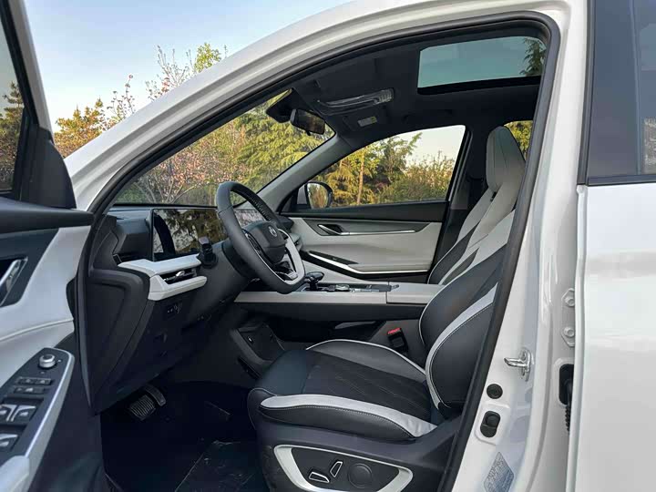 Changan CS75 PLUS 2023 1.5 T ATPremium — фото 4