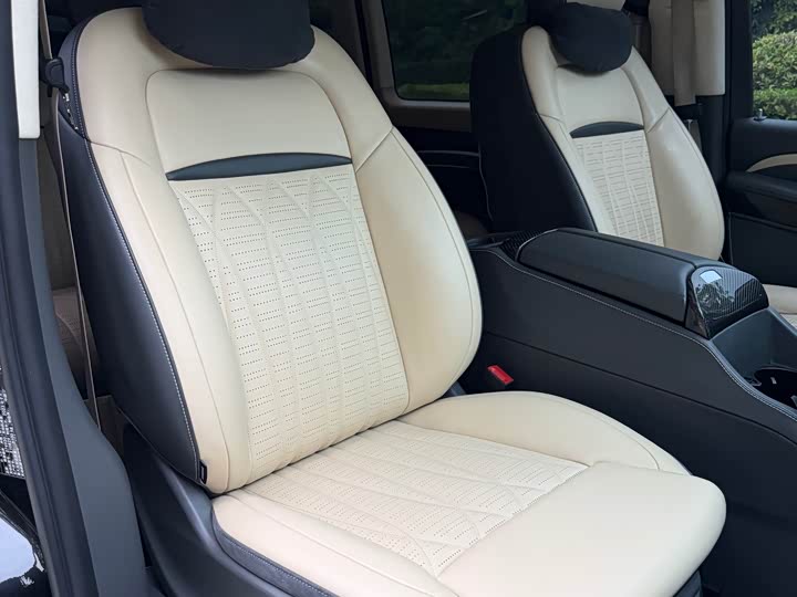 Mercedes-Benz V-Class 2022 V 260 L — фото 7