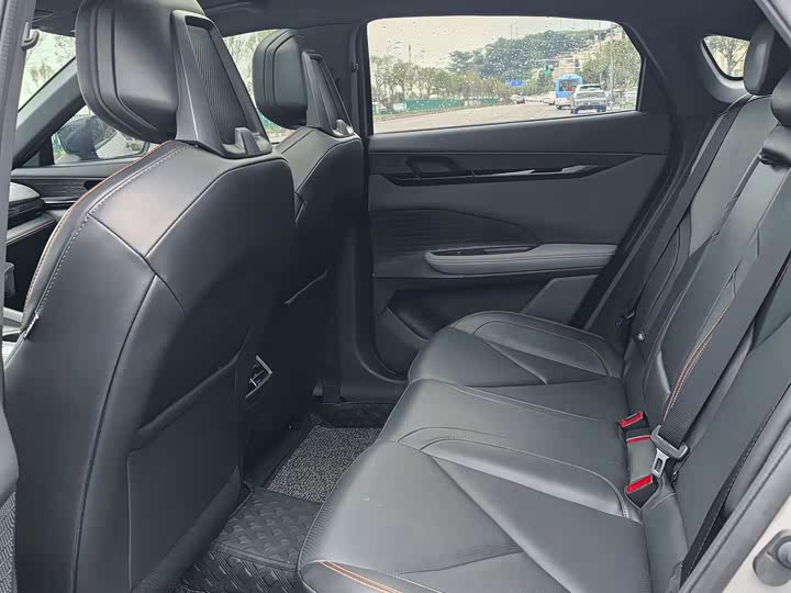 Changan UNI-V 2022 1.5 T Premium — фото 10
