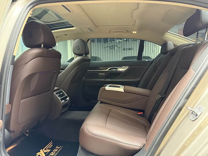 BMW 7-Series 2016 730 Li Leading — фото 19
