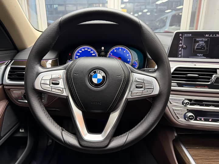 BMW 7-Series 2016 730 Li Leading — фото 24