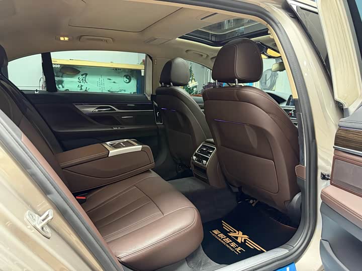 BMW 7-Series 2016 730 Li Leading — фото 31