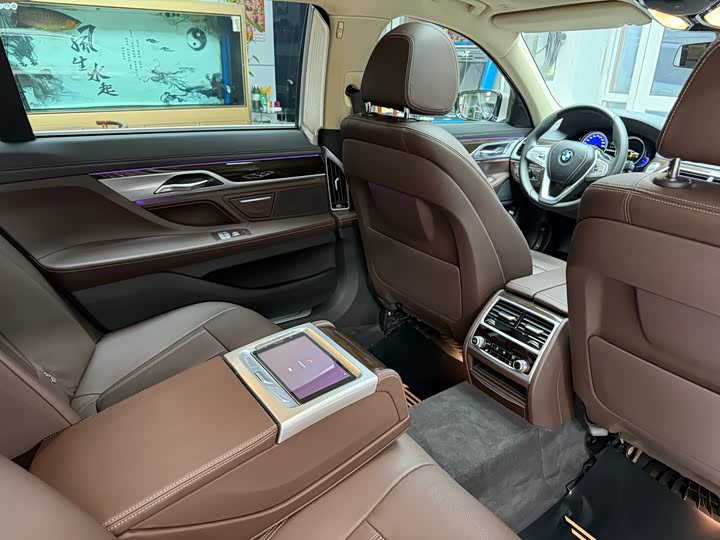 BMW 7-Series 2016 730 Li Leading — фото 34