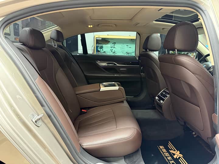 BMW 7-Series 2016 730 Li Leading — фото 45