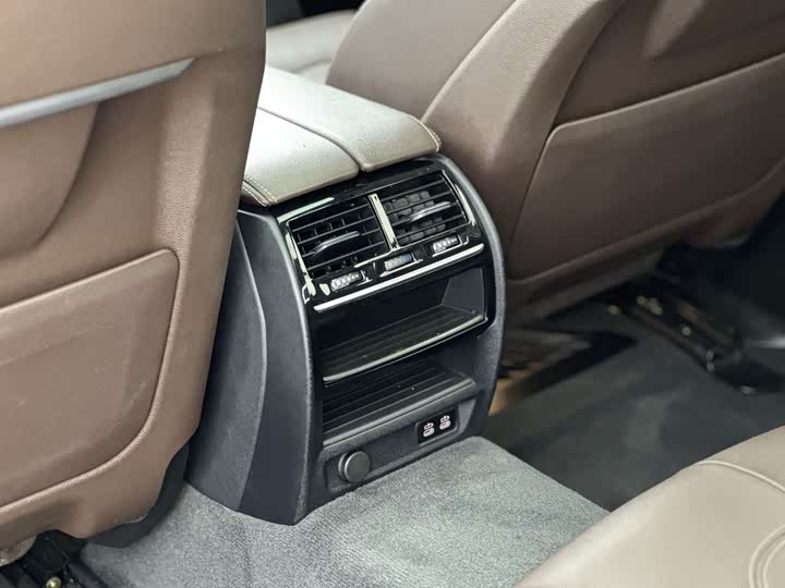 BMW 5-Series 2021 530 Li Leading M — фото 10