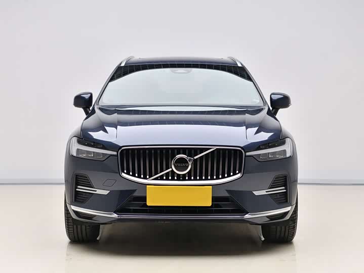 Volvo XC60 2023 B 5 4 WD — фото 2