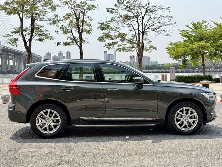 Volvo XC60 2021 T 5 4 WD — фото 6