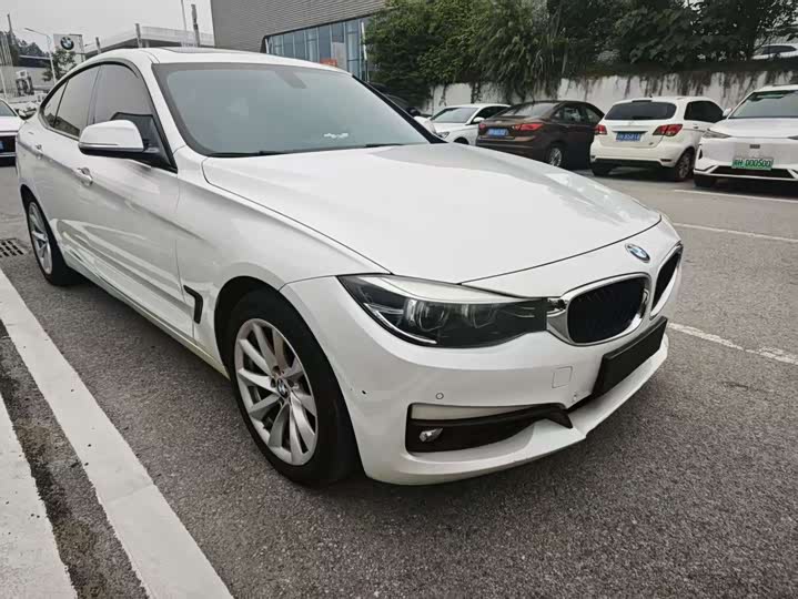 BMW 3-Series 2018 320i — фото 2