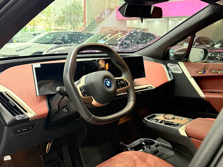 BMW i X M60 2023 M 60 — фото 10