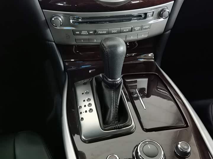 Infiniti Q70 2019 Q 70 L 2.0 T — фото 13