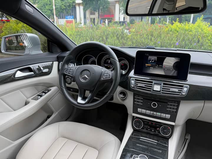 Mercedes-Benz CLS 320 — фото 16