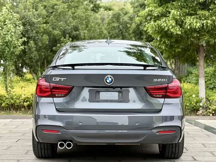 BMW 3-Series 2019 320i MSport — фото 8