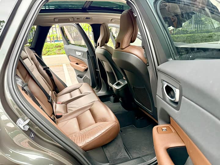 Volvo XC60 2020 T 5 4 WD — фото 18