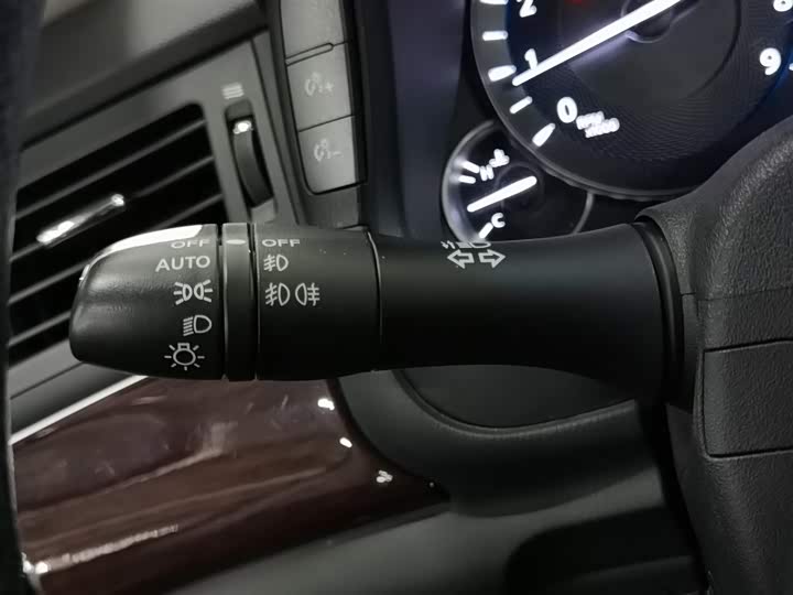 Infiniti Q70 2019 Q 70 L 2.0 T — фото 21