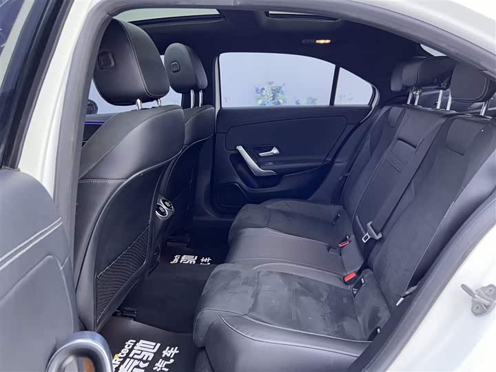Mercedes-Benz A-Class 2020 A 200 L — фото 20