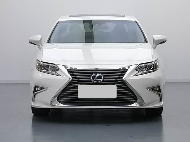 Lexus ES 2015 300h — фото 1