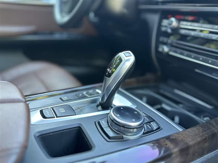 BMW X5 2014 x Drive 35i Leading — фото 12