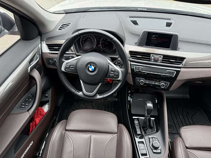 BMW X1 2019 s Drive 18 Li — фото 11