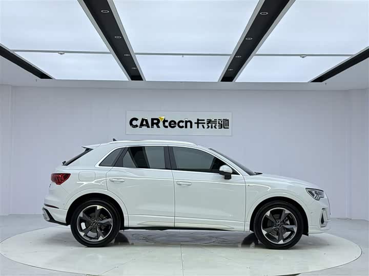 Audi Q3 2024 35 TFSI — фото 4