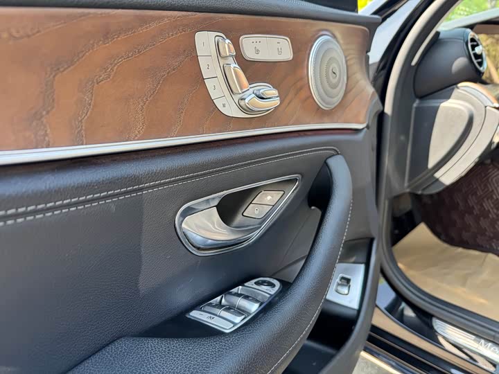 Mercedes-Benz E-Class 2016 E 300 L — фото 11