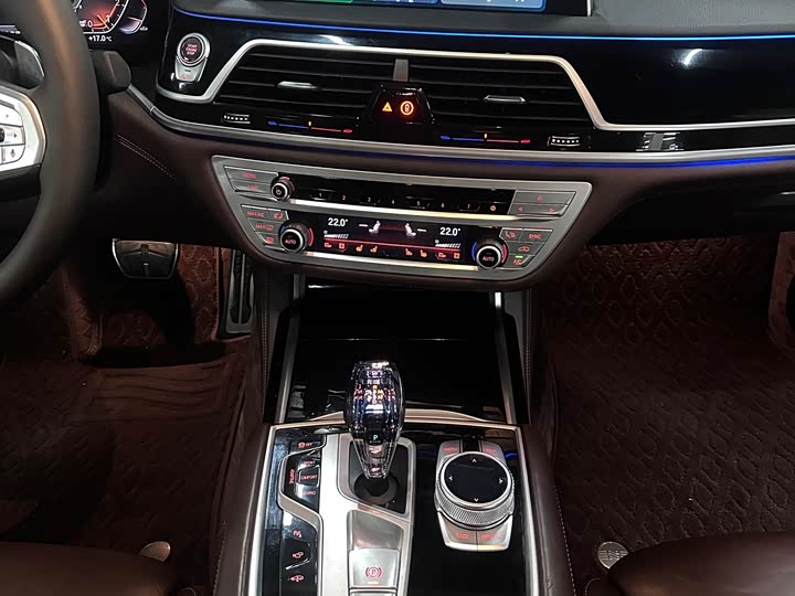 BMW 7-Series 2021 740 Li x Drive — фото 12