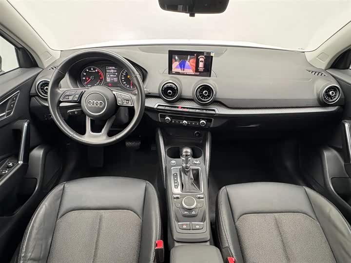 Audi Q2L 2020 35 TFSI — фото 14