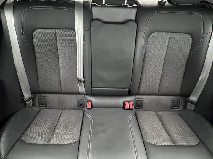 Audi Q2L 2020 35 TFSI — фото 21