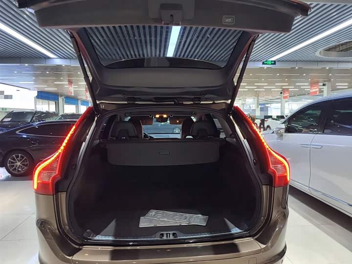 Volvo XC60 2017 T 5 AWD — фото 19