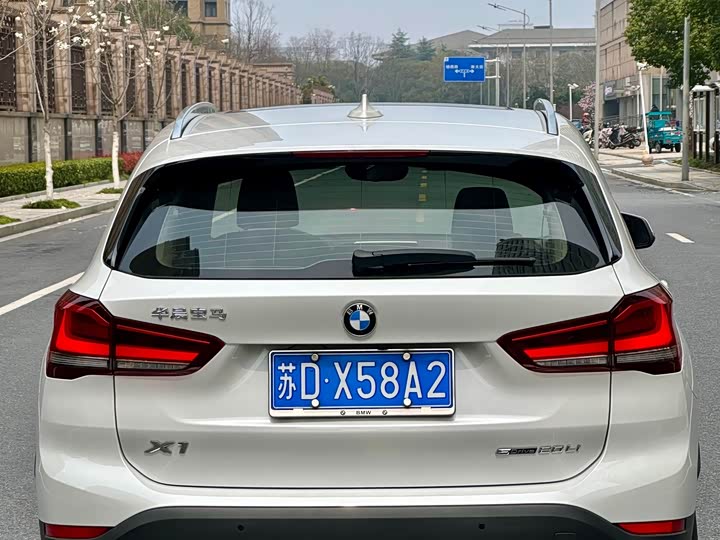 BMW X1 2020 s Drive 20 Li — фото 8