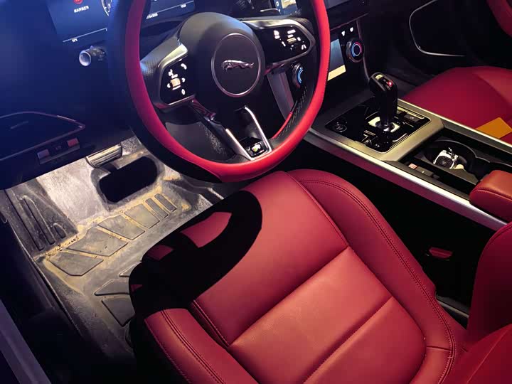 Jaguar XEL 2024 2.0 T 250 PS R-DYNAMIC S — фото 4
