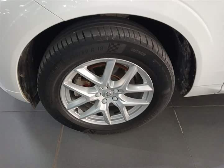 Volvo XC60 2019 T 5 4 WD VI — фото 25