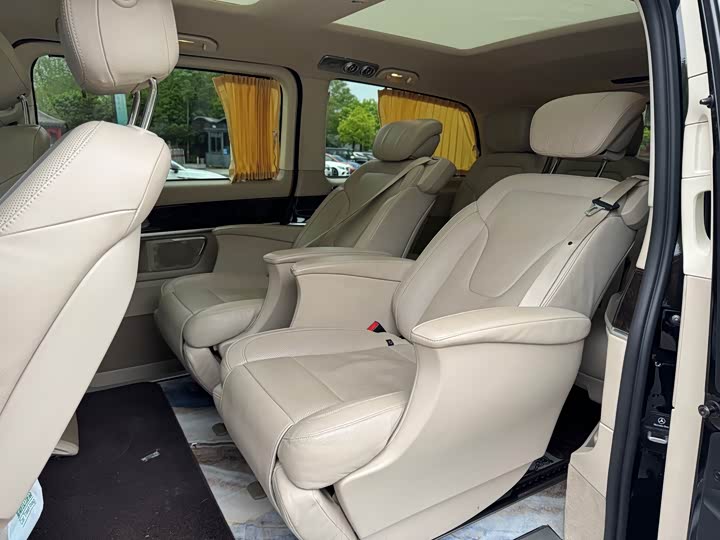 Mercedes-Benz V-Class 2018 V 260 V — фото 13