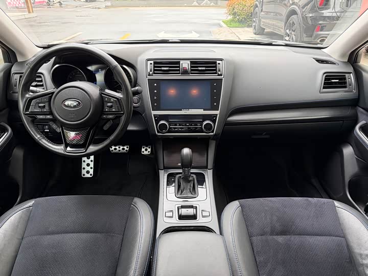 Subaru Legacy — фото 8