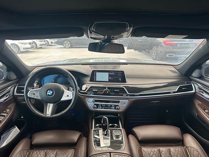 BMW 7-Series 2019 740 Li Leading M — фото 23