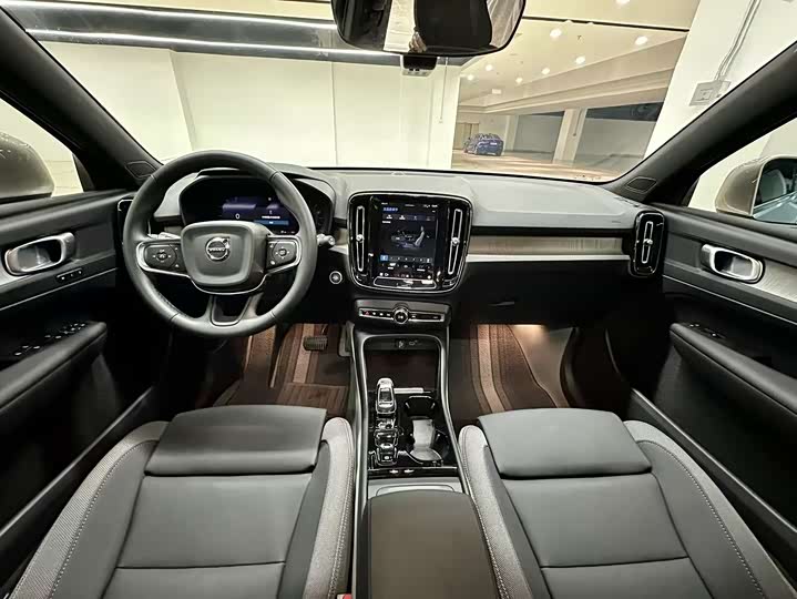 Volvo XC40 2024 B 3 — фото 7