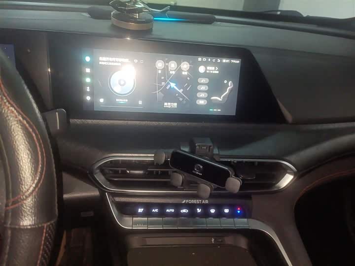 Changan UNI-T 2022 1.5 T Premium — фото 13