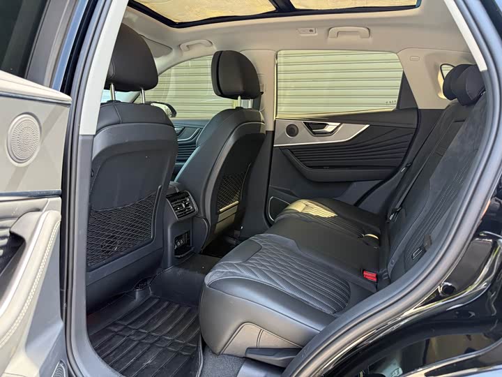 Hongqi HS5 2023 2.0 T Pro — фото 12