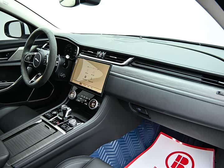 Jaguar XFL 2023 XFL 2.0 T P 200 2 WD — фото 14