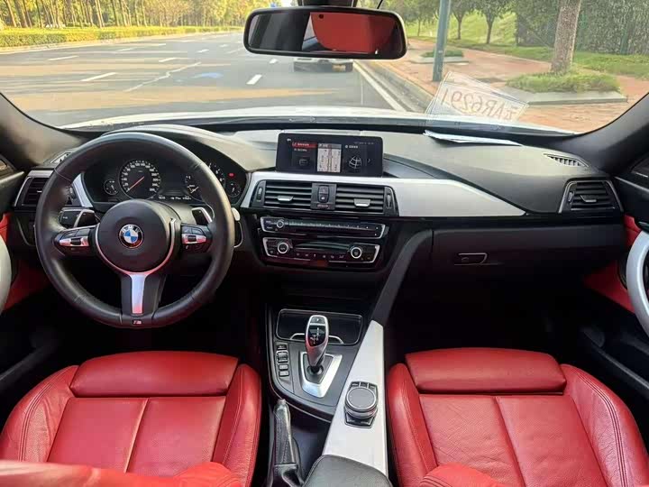 BMW 3-Series 2019 320i MSport — фото 4