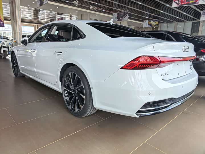 Audi A7L 2022 55 TFSI quattro S-line — фото 2