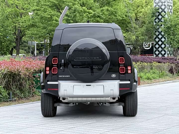 Land Rover Defender — фото 9