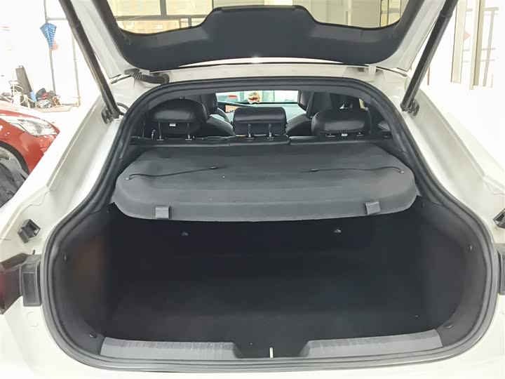 Changan UNI-V 2022 1.5 T Premium — фото 15