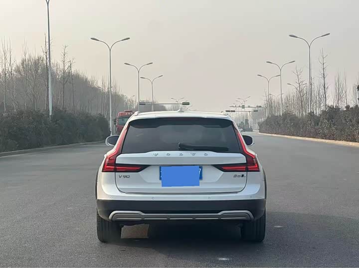 Volvo V90 2021 Cross Country B 5 AWD — фото 4